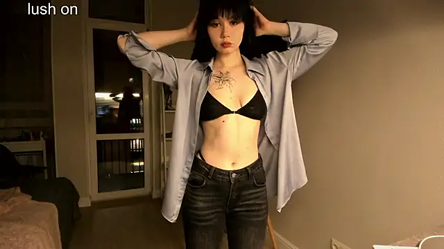 CharlyOrwell online show from November 2025 08:09:02 PM