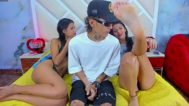 Threelicious  online show from February 2026 12:17:02 AM