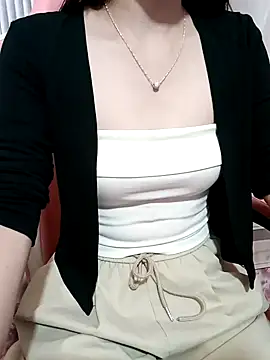 Snapshot of Ella039 chatting on December 2025 05:06:01 AM Ella039 online show from December 2025 05:06:01 AM