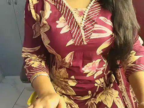 SIMRAN DHILON online show from November 2025 05:11:01 AM