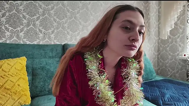 Snapshot of SweetLiaison chatting on December 2025 09:13:02 AM SweetLiaison online show from December 2025 09:13:02 AM