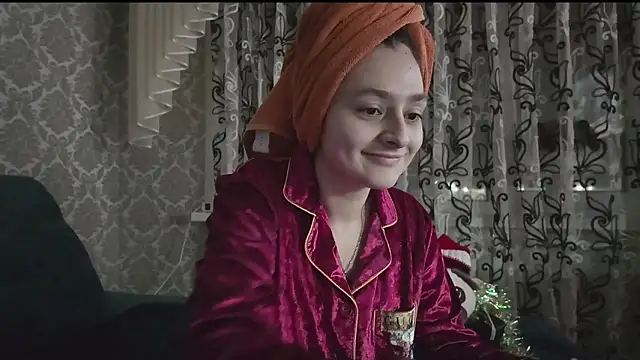 Snapshot of SweetLiaison chatting on December 2025 04:55:01 PM SweetLiaison online show from December 2025 04:55:01 PM