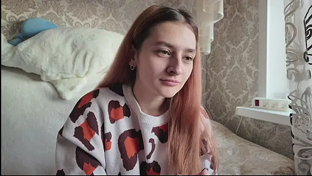 Snapshot of SweetLiaison chatting on November 2025 06:58:01 AM SweetLiaison online show from November 2025 06:58:01 AM