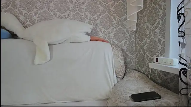 Snapshot of SweetLiaison chatting on November 2025 06:06:02 AM SweetLiaison online show from November 2025 06:06:02 AM