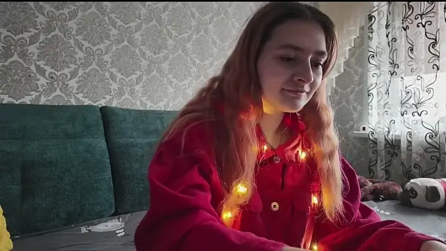 Snapshot of SweetLiaison chatting on December 2025 06:40:01 AM SweetLiaison online show from December 2025 06:40:01 AM