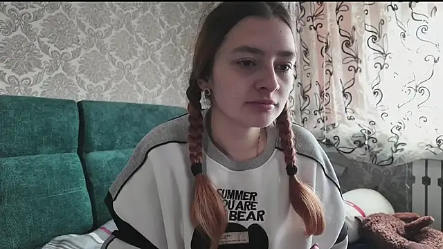 SweetLiaison online show from April 2026 06:18:01 AM