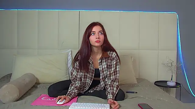 SelenaPonces online show from November 2025 02:01:01 PM