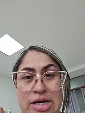 Snapshot of Laurenwc chatting on November 2025 07:30:01 PM Laurenwc online show from November 2025 07:30:01 PM