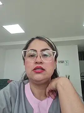 Snapshot of Laurenwc chatting on November 2025 05:06:02 PM Laurenwc online show from November 2025 05:06:02 PM