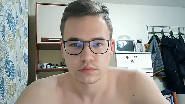 Yminoske online show from December 2025 04:06:02 PM