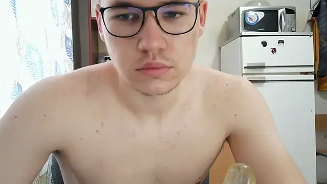 Yminoske online show from November 2025 04:56:02 AM