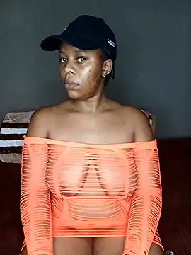 Snapshot of Emmylove-xr25 chatting on November 2025 06:35:02 AM Emmylove-xr25 online show from November 2025 06:35:02 AM