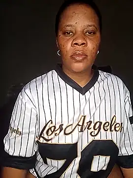 Snapshot of Emmylove-xr25 chatting on February 2026 06:27:02 PM Emmylove-xr25 online show from February 2026 06:27:02 PM