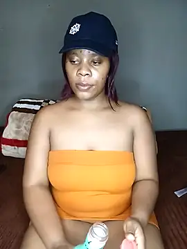 Snapshot of Emmylove-xr25 chatting on November 2025 08:42:02 PM Emmylove-xr25 online show from November 2025 08:42:02 PM