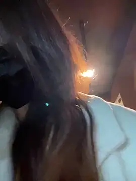 luna-sisi online show from November 2025 05:22:01 AM