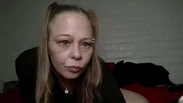 nikkibae33 online show from April 2026 02:18:01 AM