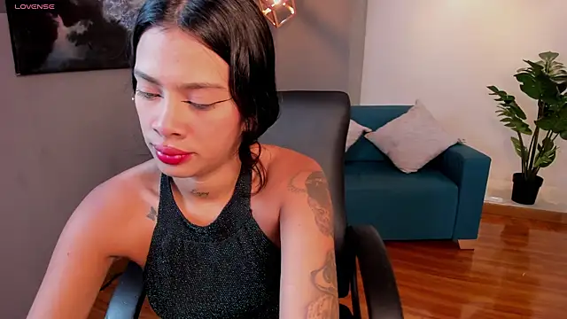 Saara Corraless online show from November 2025 07:29:01 PM