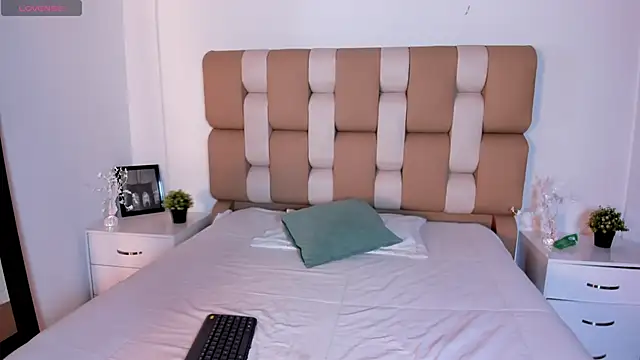 Snapshot of Saara_Corraless chatting on November 2025 07:30:02 PM Saara Corraless online show from November 2025 07:30:02 PM