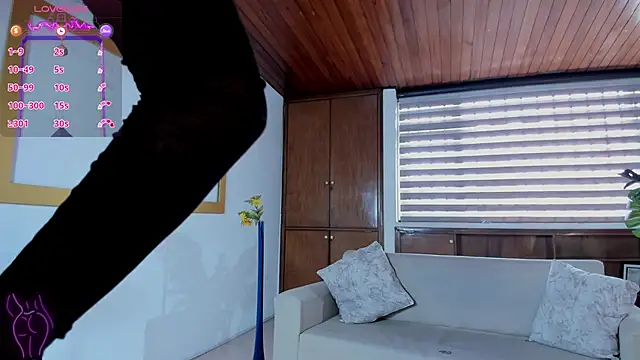 Saara Corraless online show from November 2025 07:41:02 PM