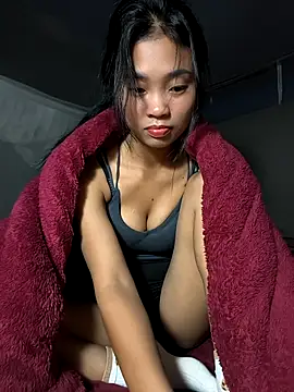 Lynly k2 online show from November 2025 01:04:02 PM