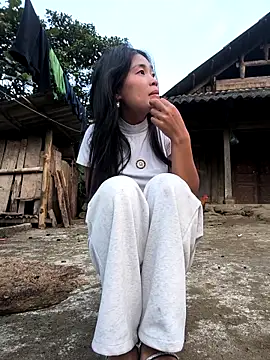 Lynly k2 online show from December 2025 09:55:01 AM