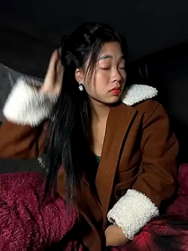 Lynly k2 online show from November 2025 12:33:02 AM