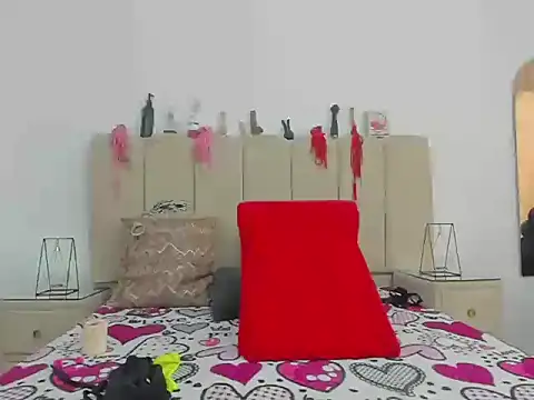 ShanellDiaz  online show from November 2025 01:15:02 PM