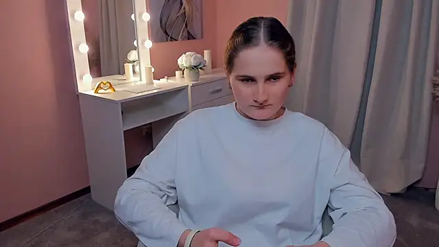 Snapshot of TorriBreckel chatting on November 2025 09:46:02 AM TorriBreckel online show from November 2025 09:46:02 AM