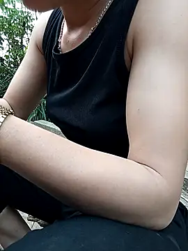 Snapshot of Lynn-122 chatting on April 2026 10:32:01 AM Lynn-122 online show from April 2026 10:32:01 AM