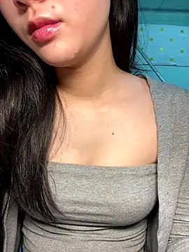 Lynn-122 online show from December 2025 05:52:01 AM