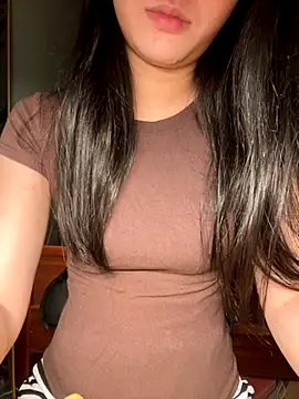 Lynn-122 online show from November 2025 03:45:01 PM