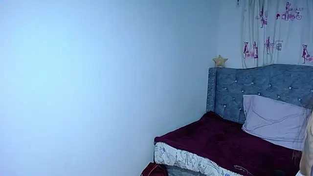 Snapshot of _Pariiss chatting on December 2025 06:39:03 AM Pariiss online show from December 2025 06:39:03 AM