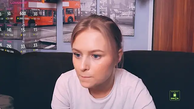 Snapshot of LunaAstra chatting on November 2025 03:49:02 PM LunaAstra online show from November 2025 03:49:02 PM