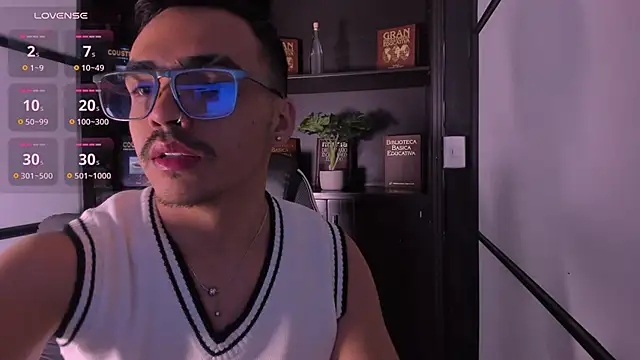 NicoKingg  online show from November 2025 01:43:02 AM