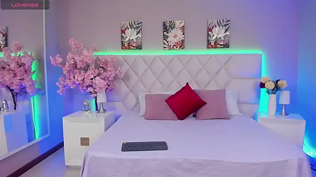 Snapshot of Neko_pam chatting on December 2025 12:18:01 PM Neko pam online show from December 2025 12:18:01 PM