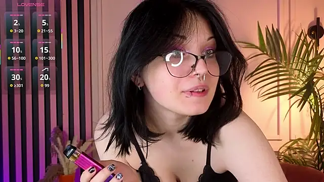 Snapshot of ScarletHarley chatting on November 2025 01:15:02 PM ScarletHarley online show from November 2025 01:15:02 PM