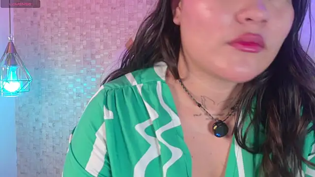 aria sm online show from December 2025 03:31:02 AM