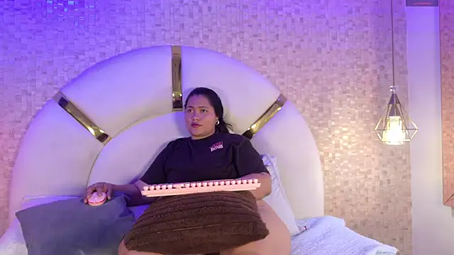 aria sm online show from November 2025 07:18:01 PM