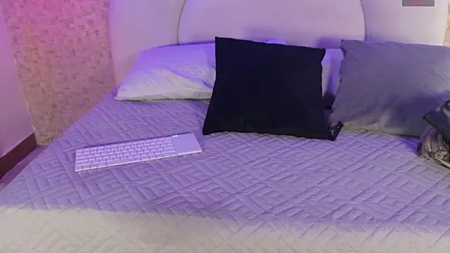 aria sm online show from November 2025 07:30:01 PM