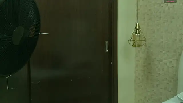 aria sm online show from November 2025 07:06:01 PM