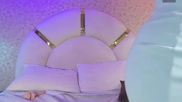 aria sm online show from November 2025 07:47:01 PM