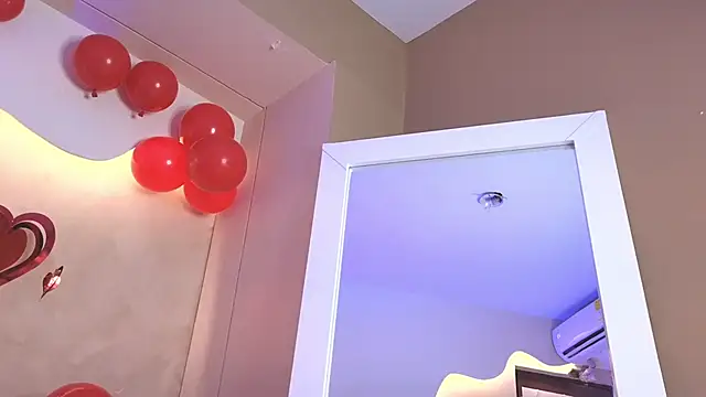 BellaRooux online show from February 2026 12:51:02 PM