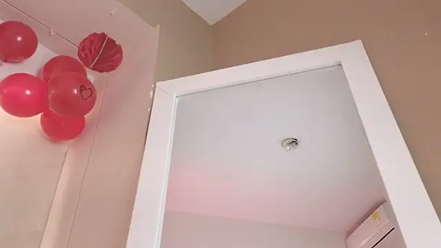 BellaRooux online show from February 2026 12:23:01 PM