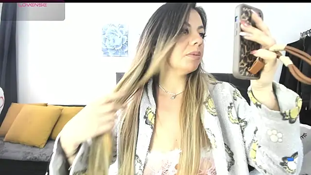 ariannawil online show from March 2026 10:37:01 PM