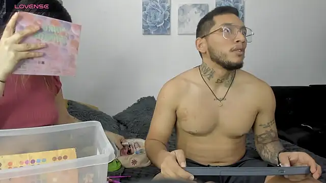 ariannawil online show from December 2025 01:28:01 AM