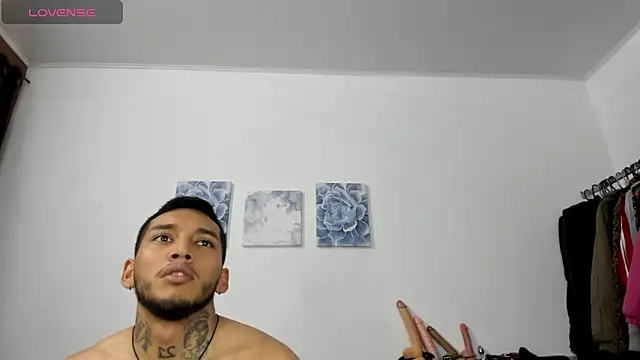 ariannawil online show from December 2025 10:03:02 PM