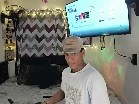JUANBIGCOCK21CM online show from June 2026 08:43:01 PM