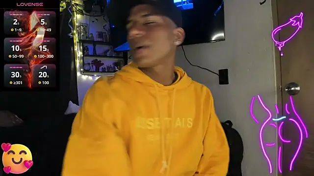 Snapshot of JUANBIGCOCK21CM chatting on February 2026 01:06:02 AM JUANBIGCOCK21CM online show from February 2026 01:06:02 AM