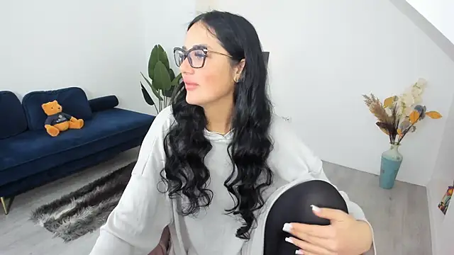 AnyaEvy online show from March 2026 04:30:01 AM