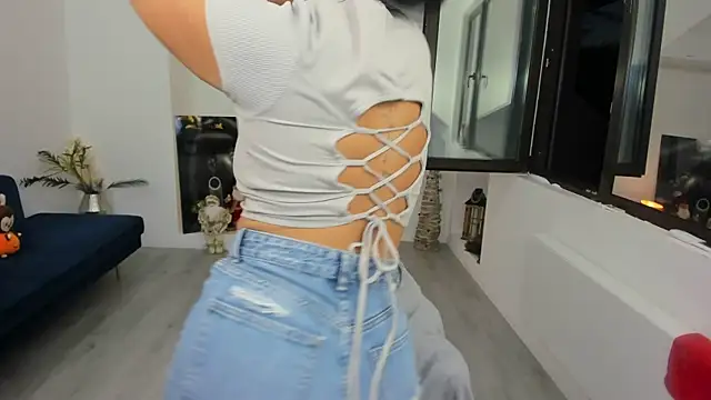 AnyaEvy online show from November 2025 04:44:01 AM